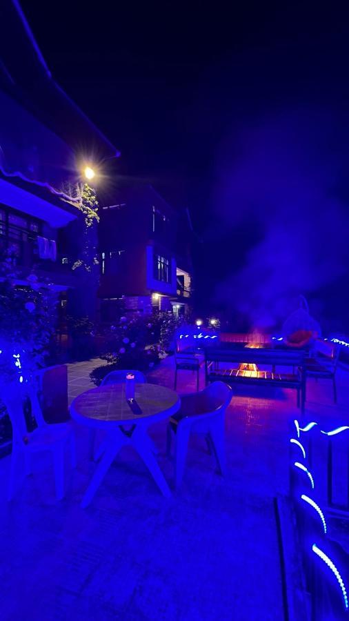 Hotel Outtown - #near Mall Road #premium #parking #lift #open Terrace #cafe #guest Preferred Manali (Himachal Pradesh)