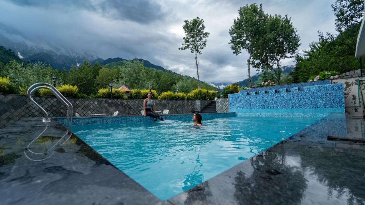 Resort The Allure Grand - A Riverside And