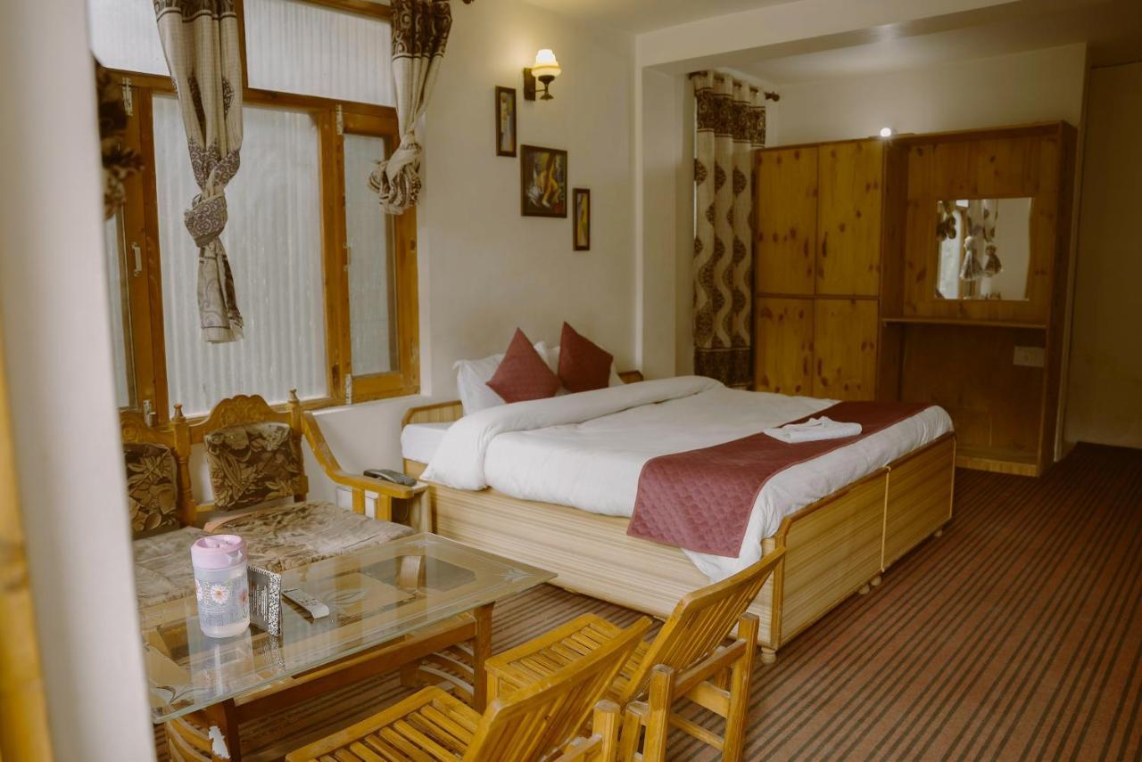 River Side Guest house 2*