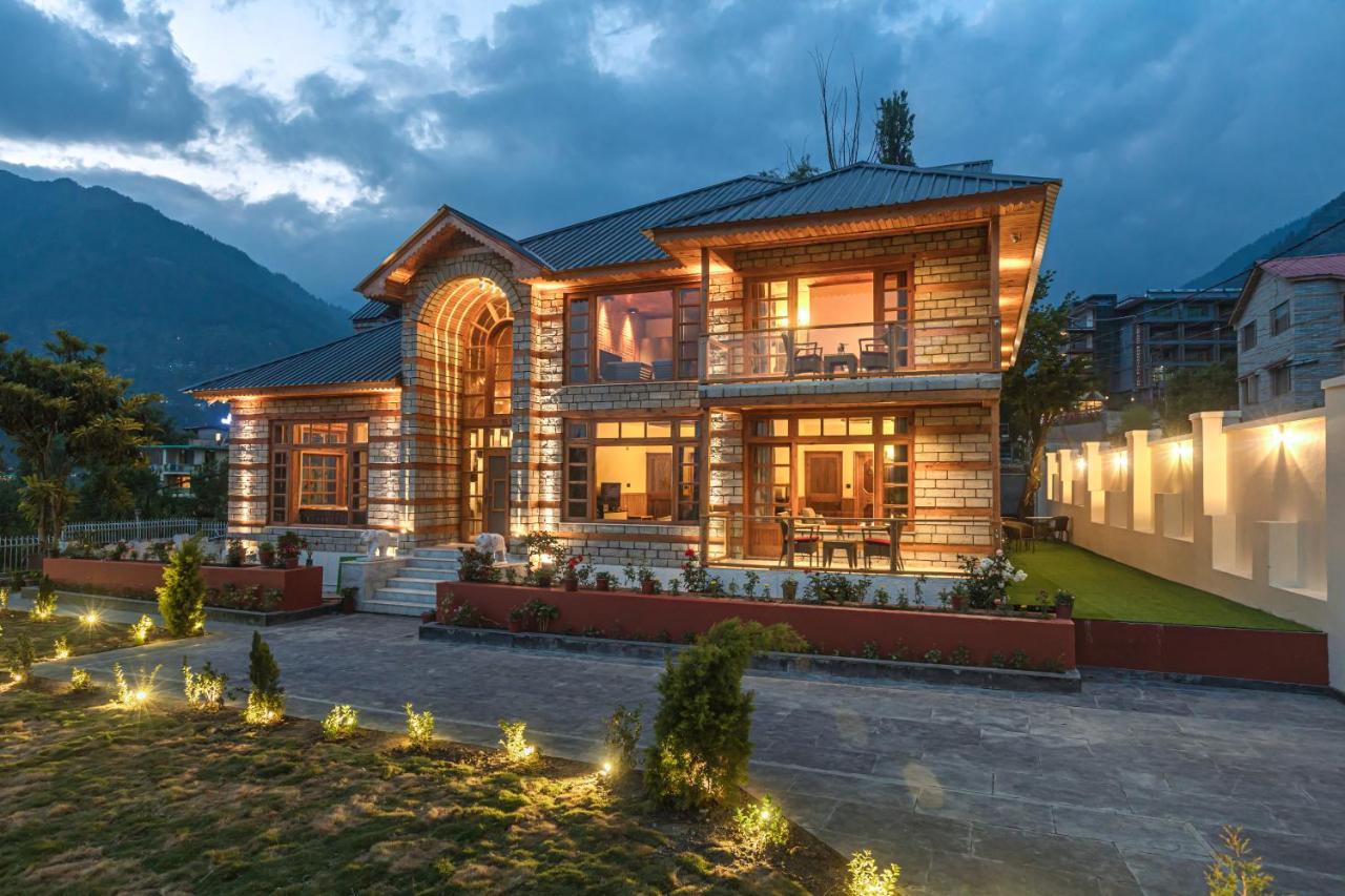 Saffronstays Monarch Manor, - Regal Mansion Homestay Manali (Himachal Pradesh)
