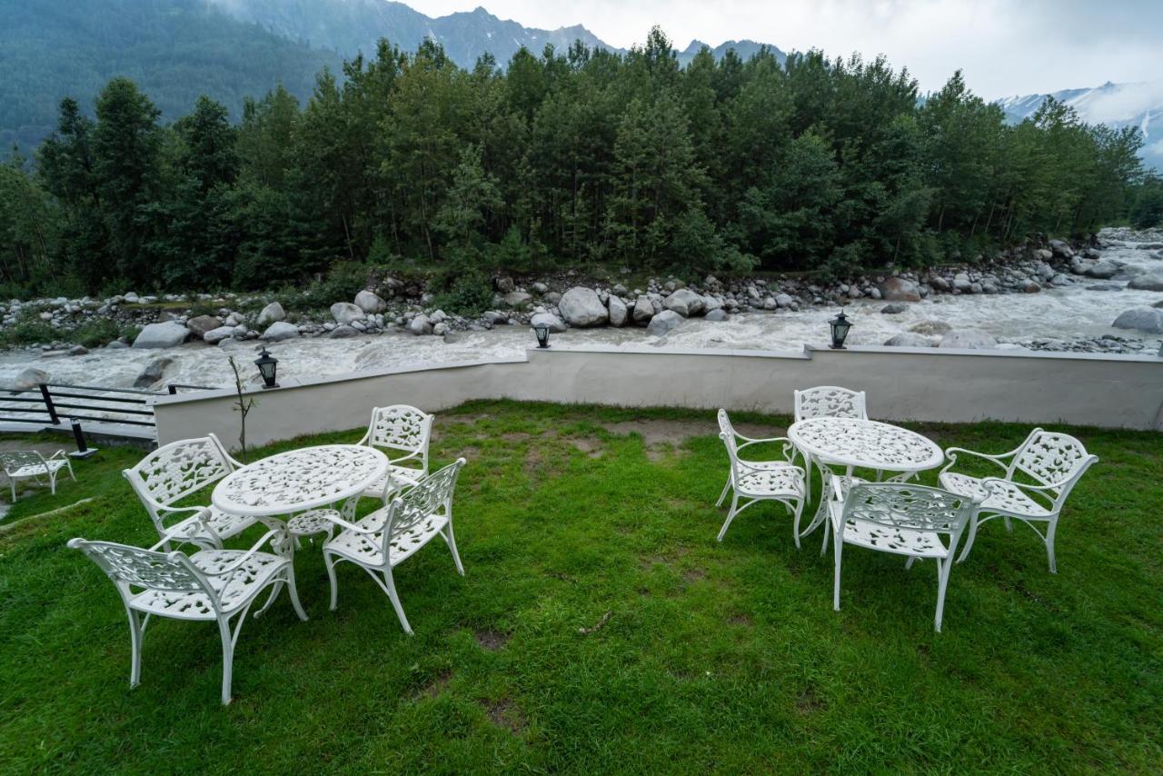 Resort The Allure Grand - A Riverside And