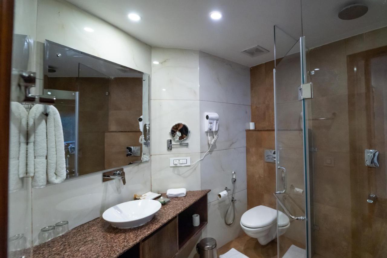 The Allure Grand - A Riverside And Resort