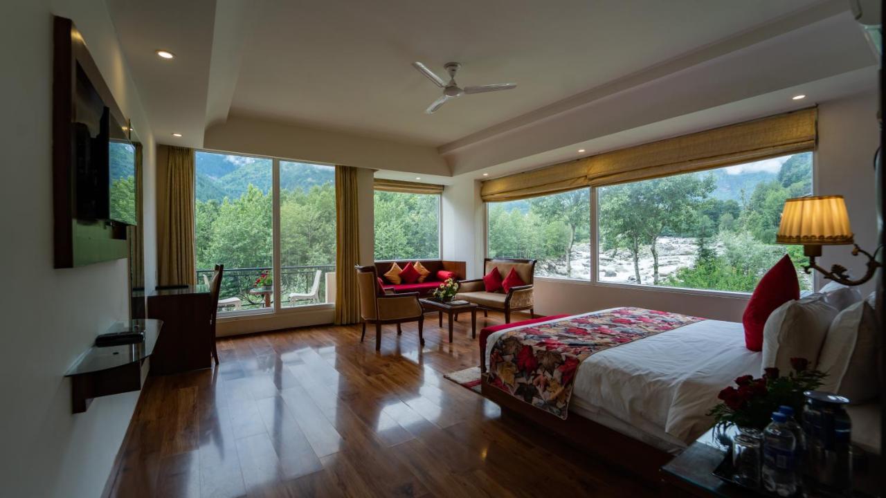 The Allure Grand - A Riverside And Resort