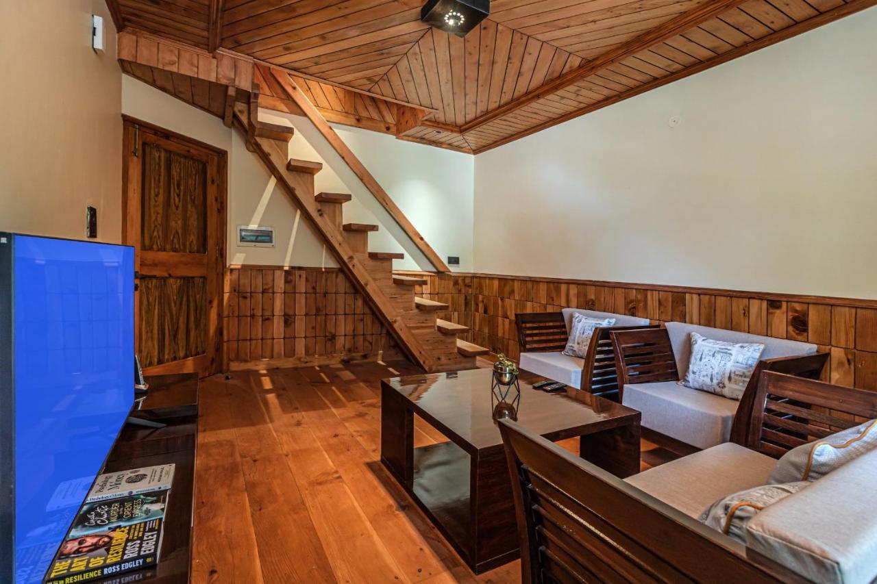 Homestay Saffronstays Monarch Manor, - Regal Mansion