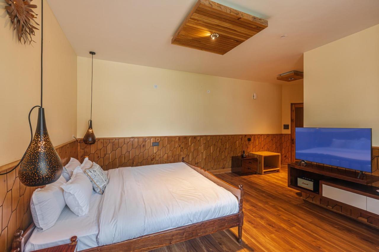 Homestay Saffronstays Monarch Manor, - Regal Mansion *