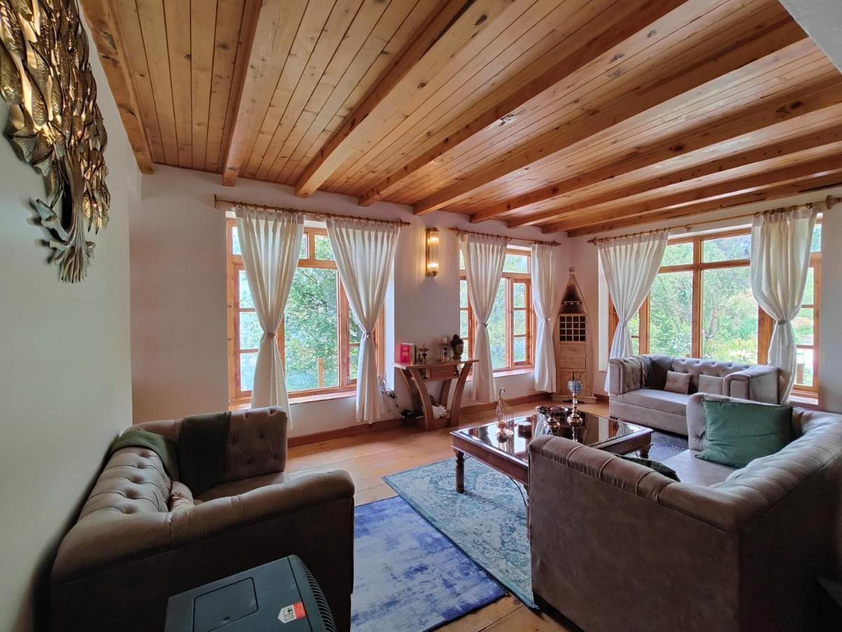 Saffronstays The Amlyn, - Unobstructed Views Of Beas River And The Himalayas - Clear Roads