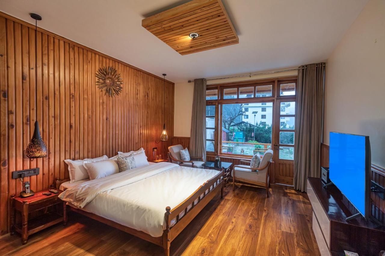 Homestay Saffronstays Monarch Manor, - Regal Mansion