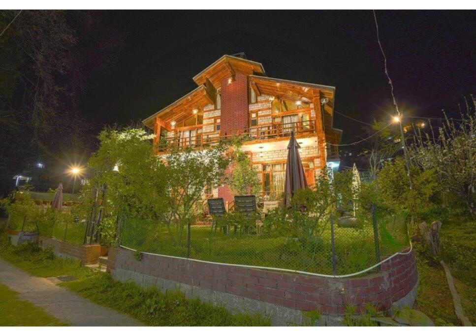 Redhomex Woodstock 5bhk Villa Manali (Himachal Pradesh)