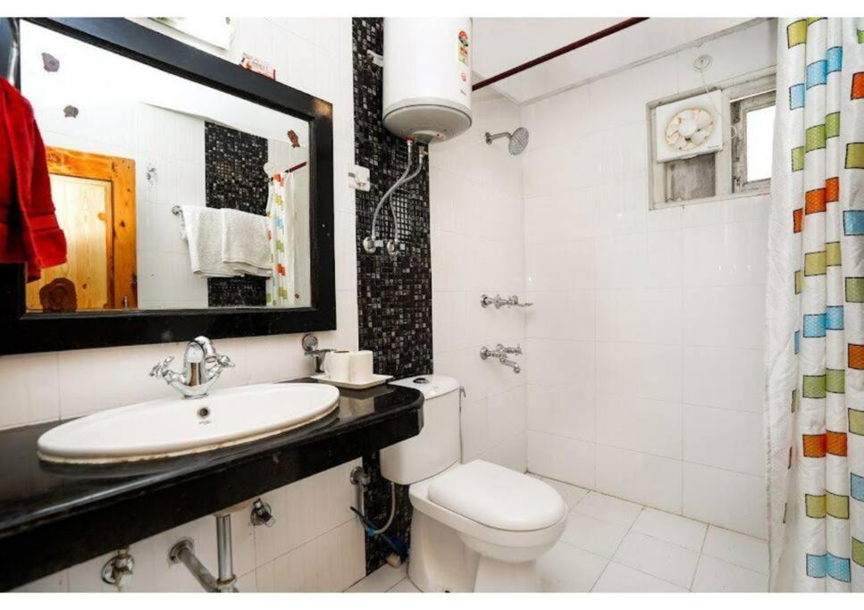 Redhomex Woodstock 5bhk Villa