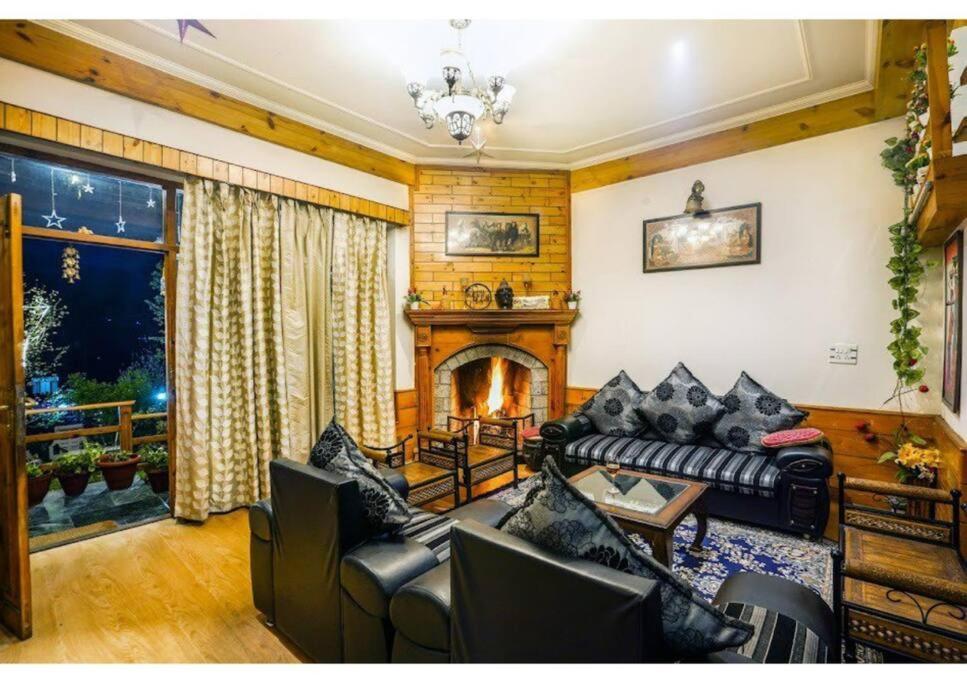 Villa Redhomex Woodstock 5bhk