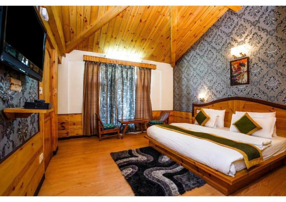 Redhomex Woodstock 5bhk *
