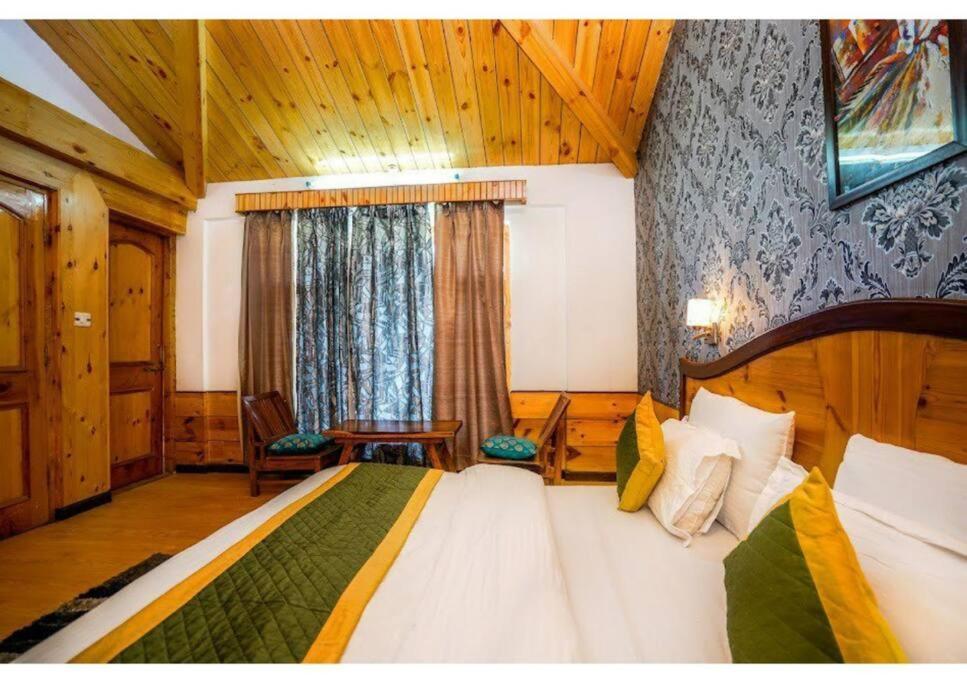 Redhomex Woodstock 5bhk Villa