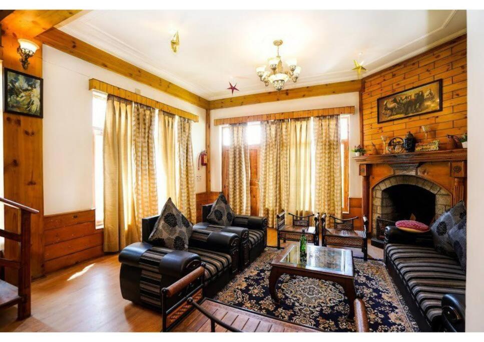 Villa Redhomex Woodstock 5bhk