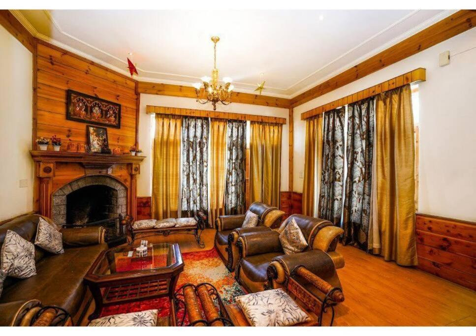 Redhomex Woodstock 5bhk