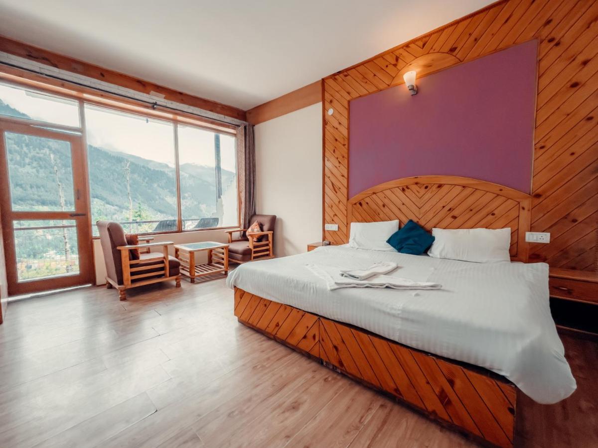 Hostel Cafe Monkbase- Food And Manali (Himachal Pradesh)