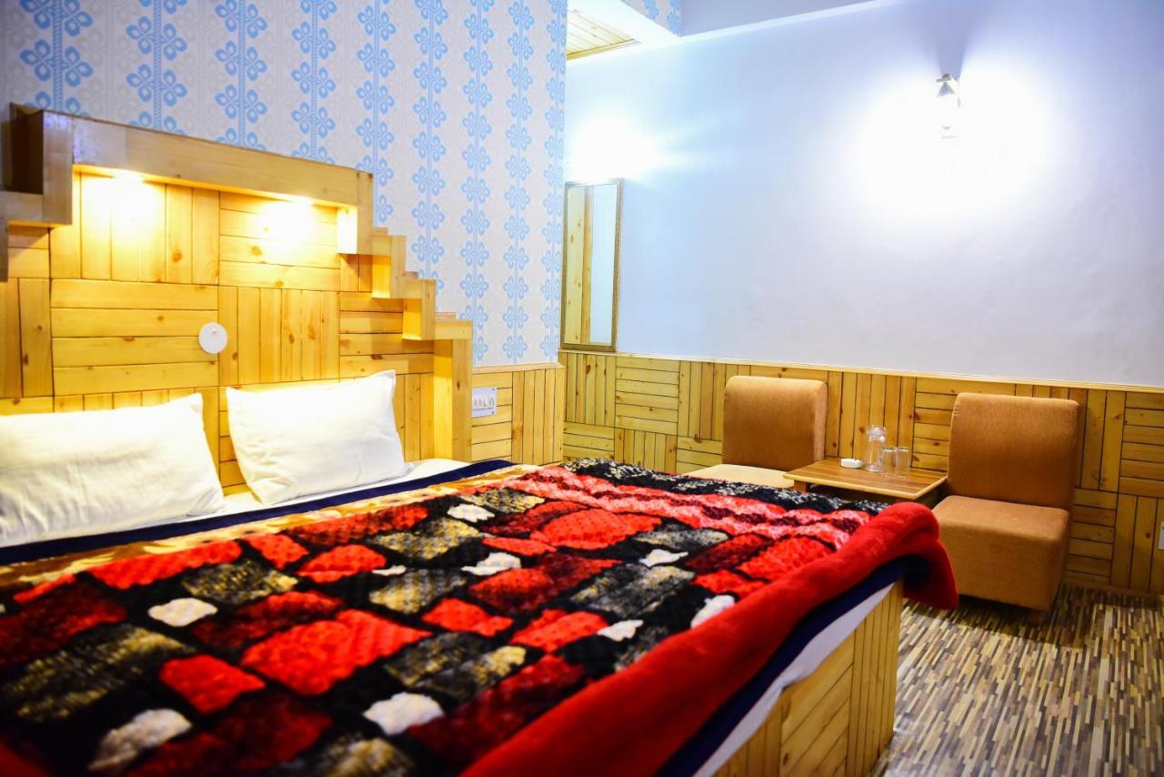 Hotel Zephyr Resort Hotel Manali (Himachal Pradesh)