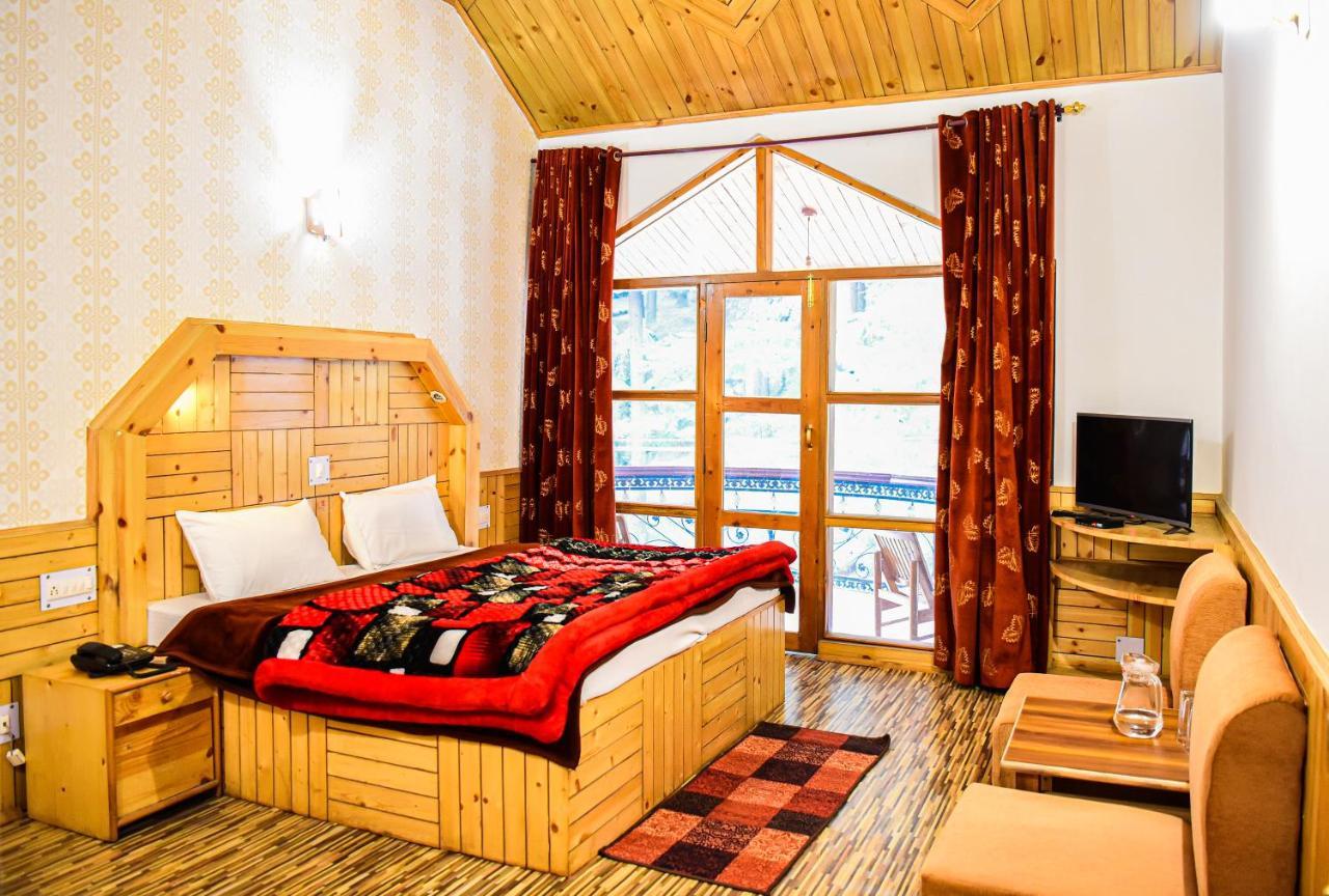 Hotel Zephyr Resort Hotel Manali (Himachal Pradesh)