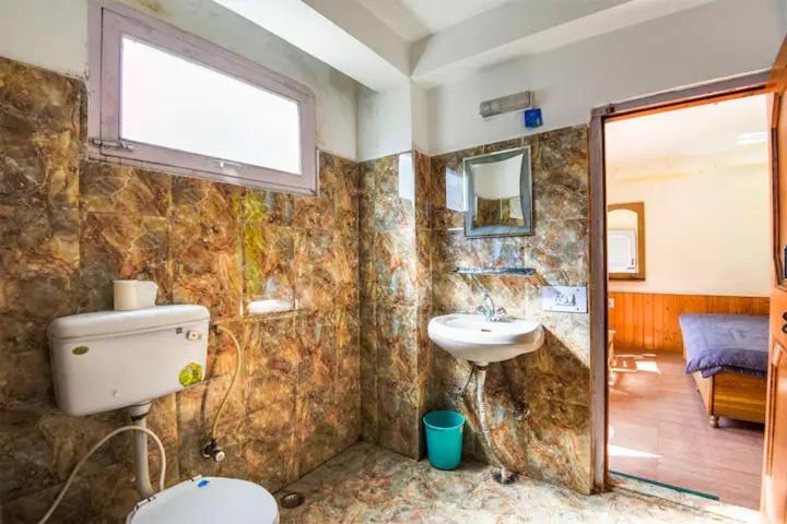 Guest house The Deephill Vivid