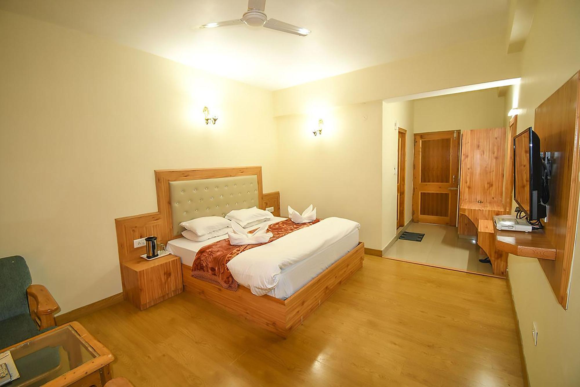 Inn New Ambika International Mall Road 3*
