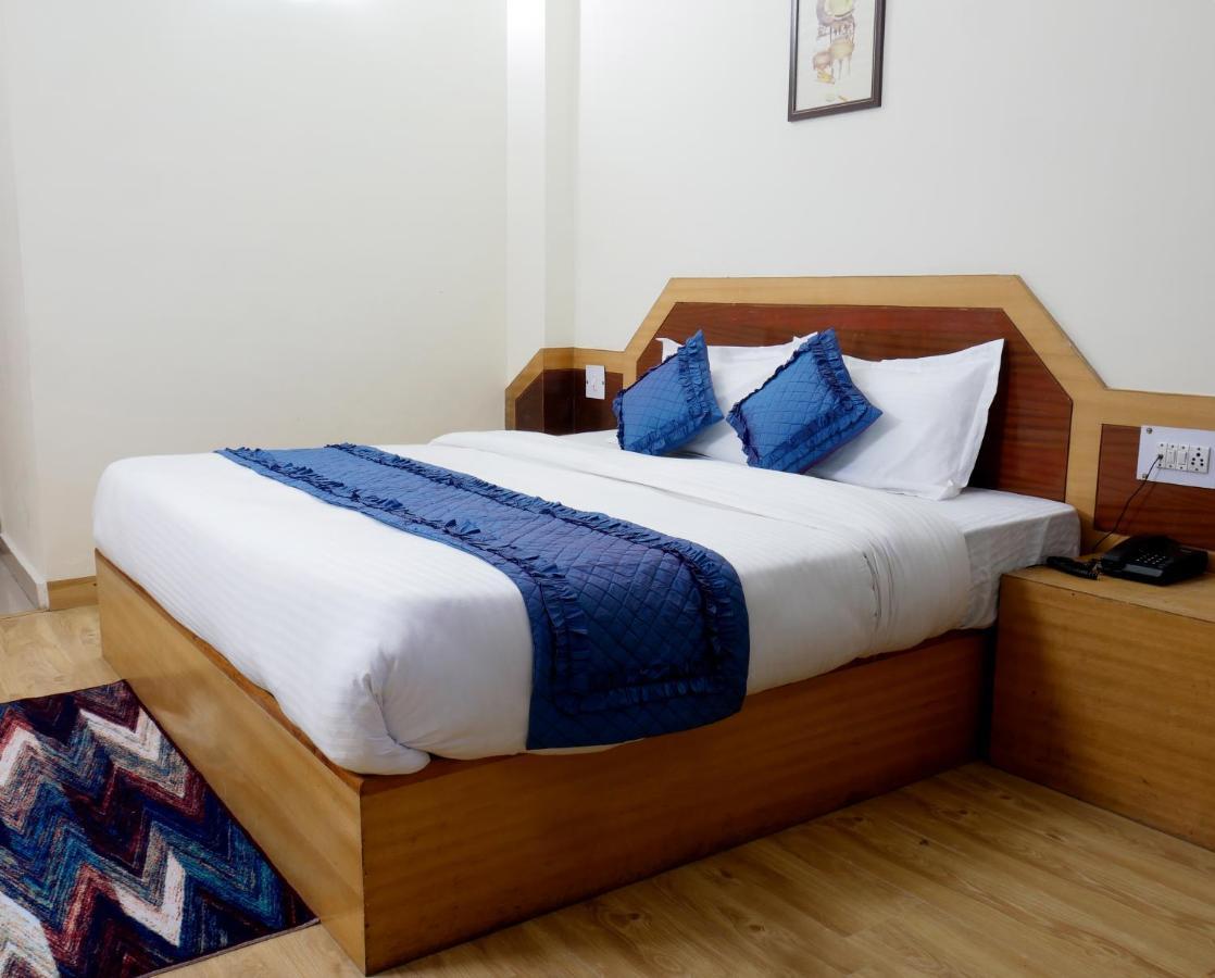 New Ambika International Mall Road Inn Manali (Himachal Pradesh)