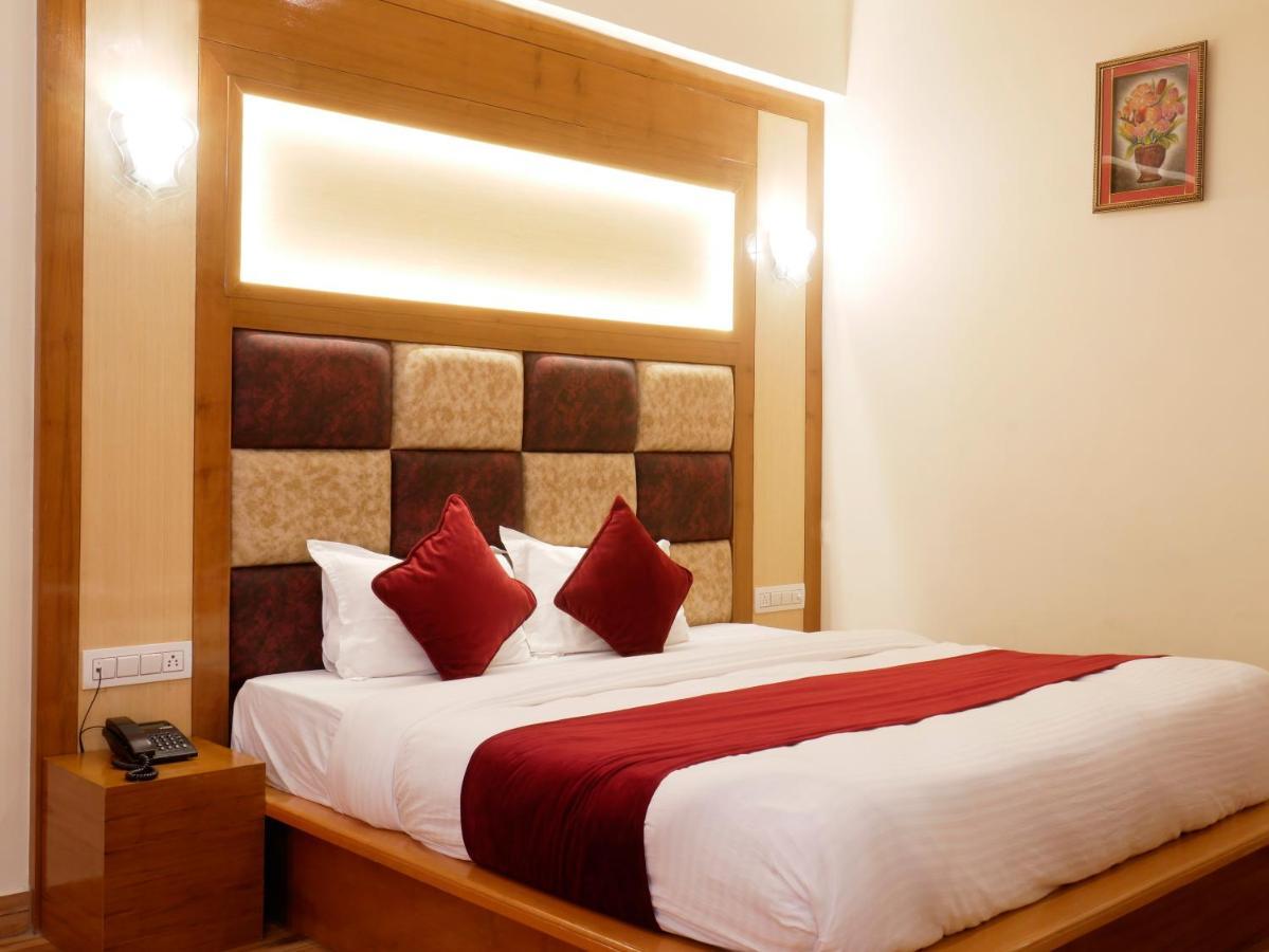 New Ambika International Mall Road Inn Manali (Himachal Pradesh)