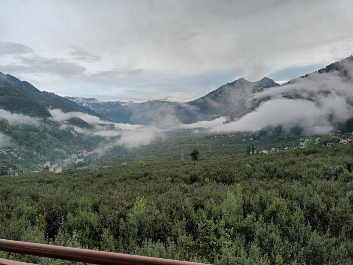 Sarthak Resorts-reside In Nature With View, 9 Kms From Mall Road Resort