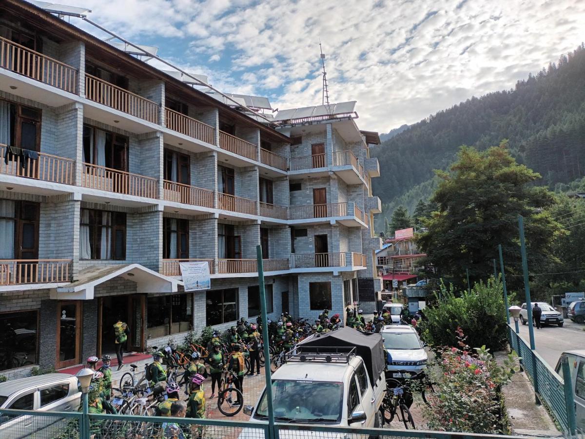 Resort Sarthak Resorts-reside In Nature With View, 9 Kms From Mall Road 3*