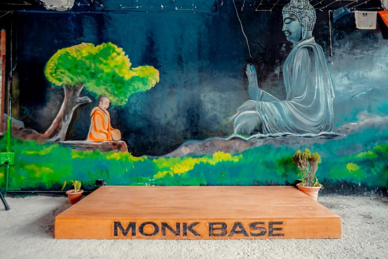 Cafe Monkbase- Food And Hostel *
