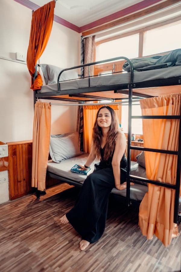 Hostel Cafe Monkbase- Food And Manali (Himachal Pradesh)