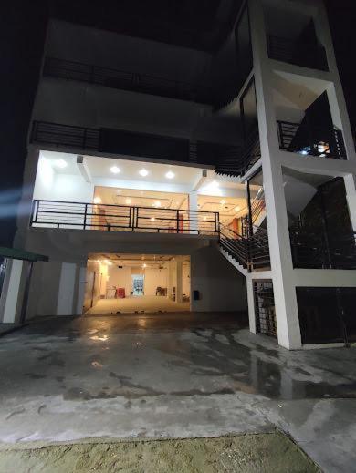 Apartment Vista Heated -on Mall Road