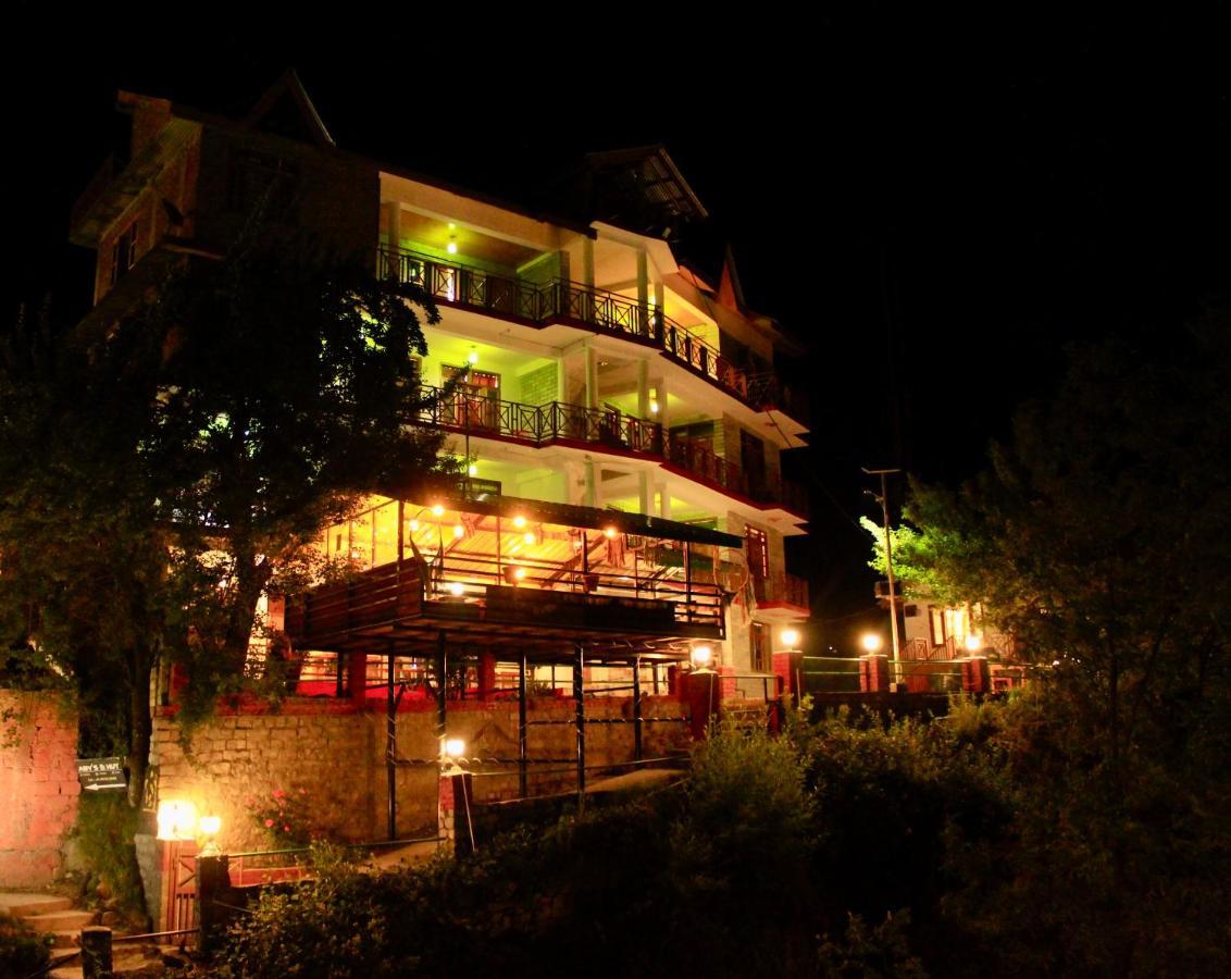 Sleepy Panda Hostel *