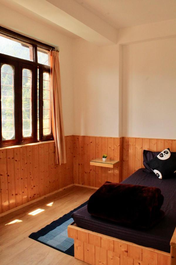 Sleepy Panda Hostel *