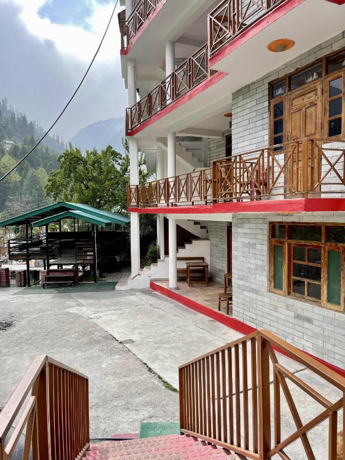 Sleepy Panda Manali (Himachal Pradesh)
