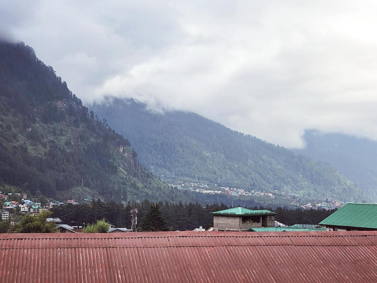 Solitaire - With Best View Of Mountains Guest house Manali (Himachal Pradesh)
