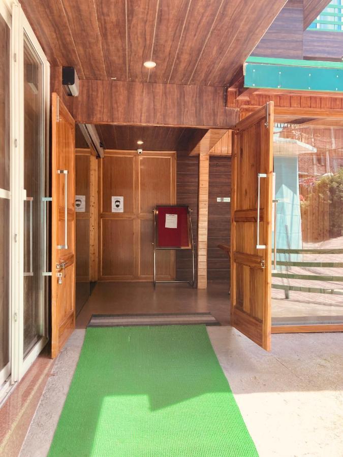 Vista Hill Resort- Centrally Heated & Air Cooled Resort, * Manali (Himachal Pradesh)