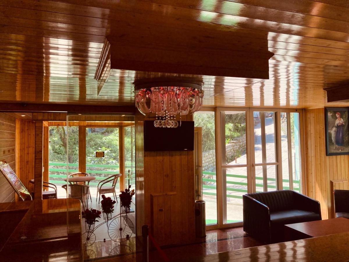 Resort Vista Hill Resort- Centrally Heated & Air Cooled Resort, *