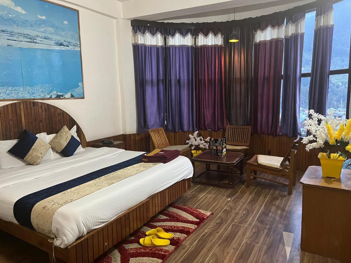 Hadimba Hill View - In Center Apartment Manali (Himachal Pradesh)