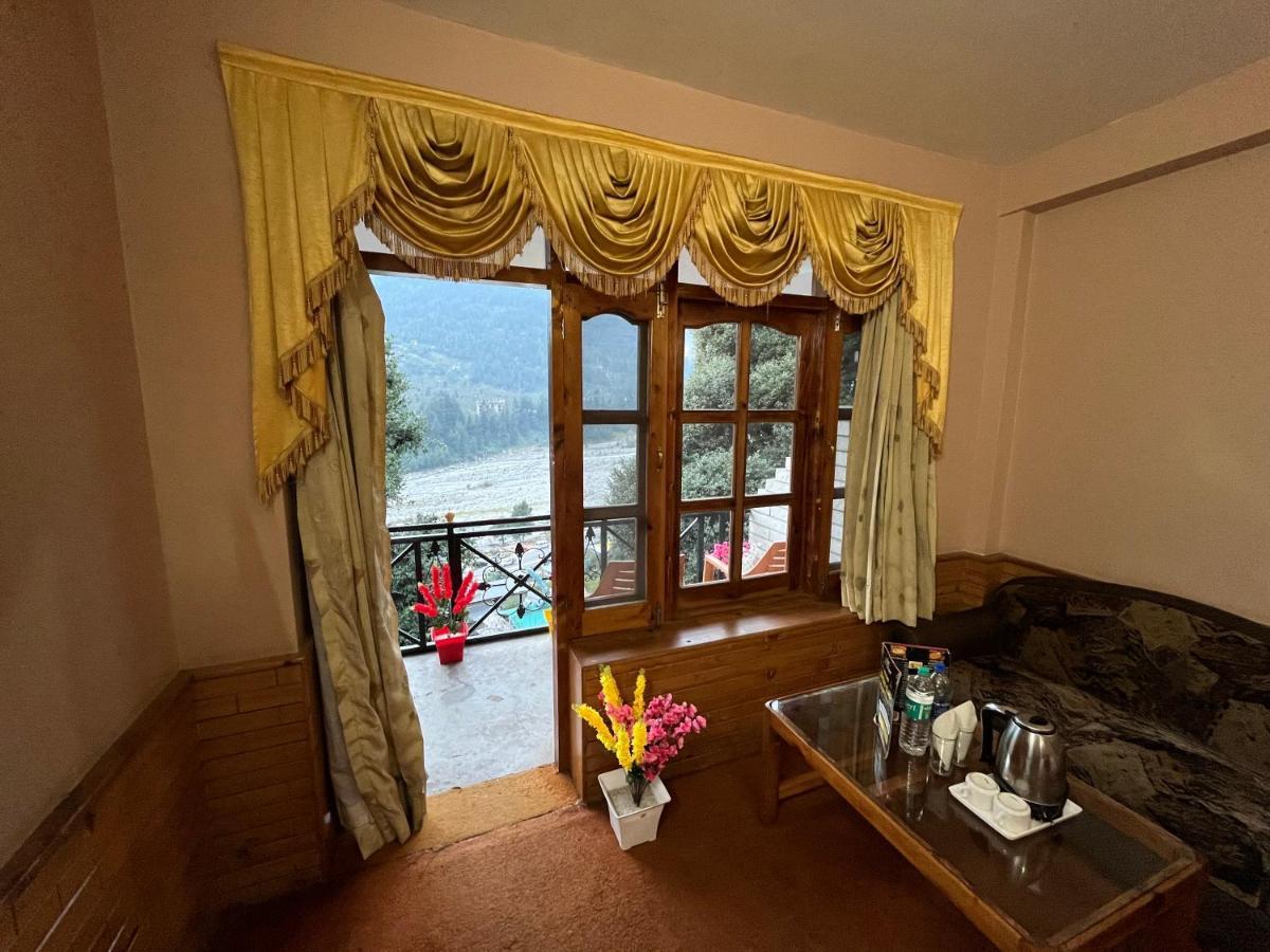 Holly Woods & Resort, Manali (Himachal Pradesh)