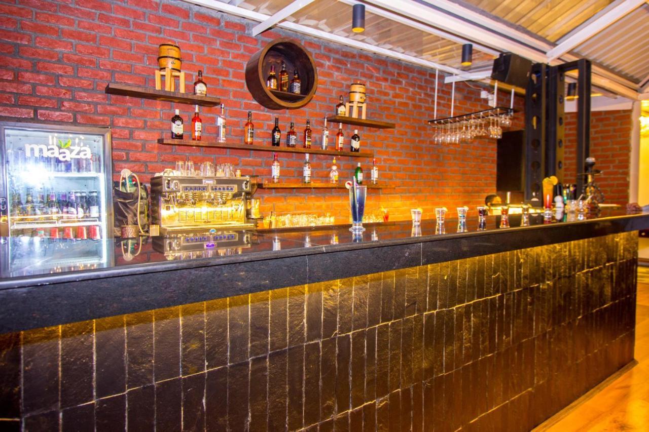Paradise-the Whitehouse Cafe Hotel 4*
