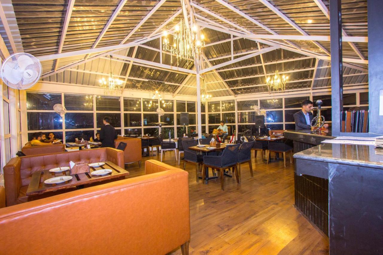 Hotel Paradise-the Whitehouse Cafe Manali (Himachal Pradesh)