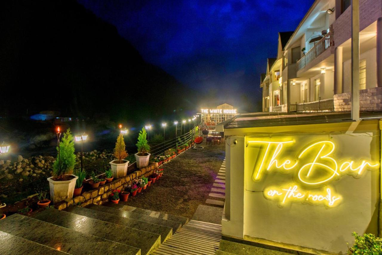 Hotel Paradise-the Whitehouse Cafe 4*