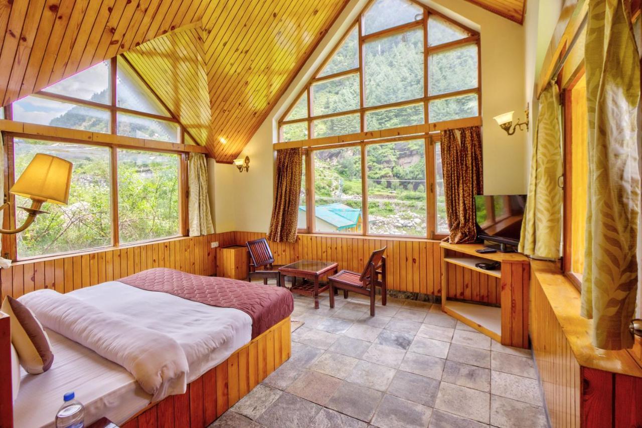 Hotel Paradise-the Whitehouse Cafe Manali (Himachal Pradesh)