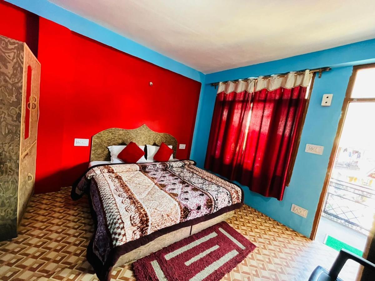 Non Stop Cafe & Guest house Manali (Himachal Pradesh)