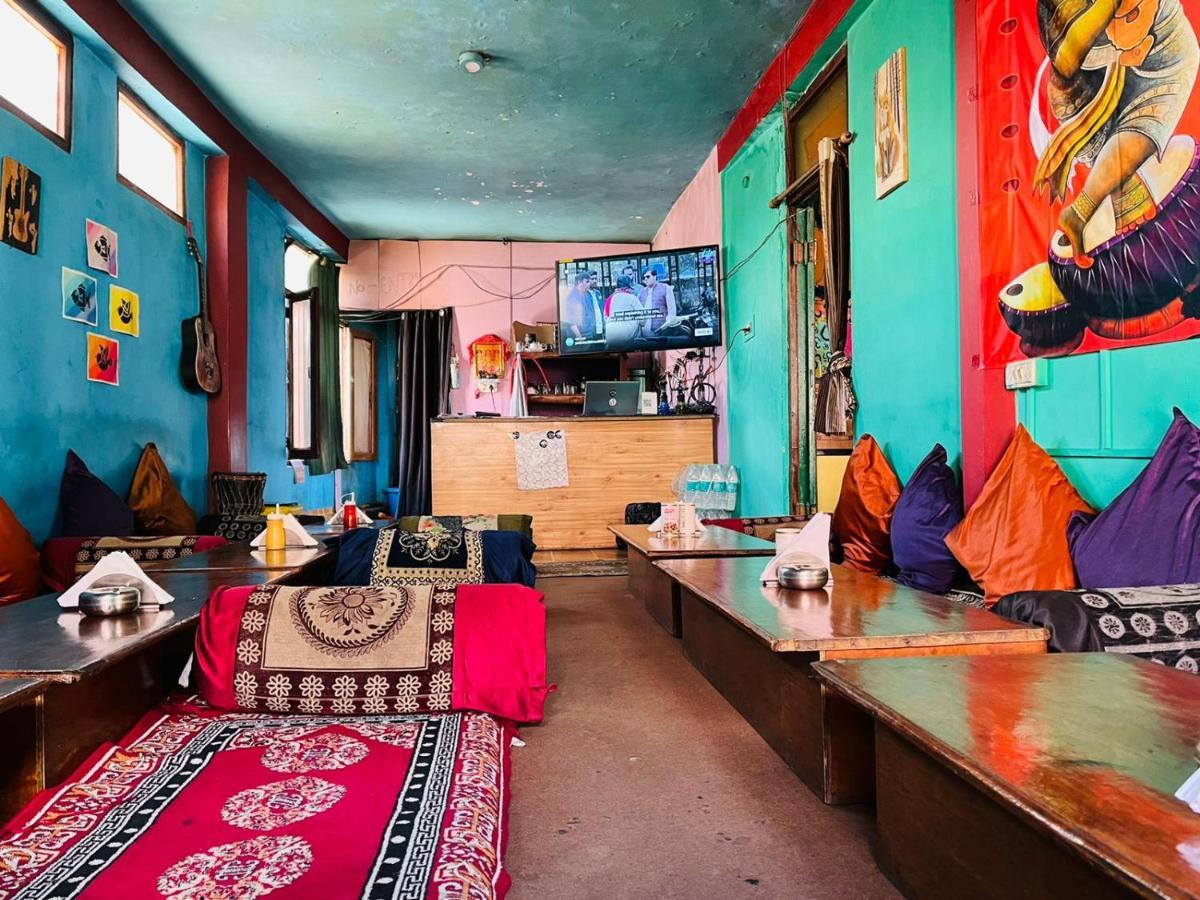 Non Stop Cafe & Guest house Manali (Himachal Pradesh)