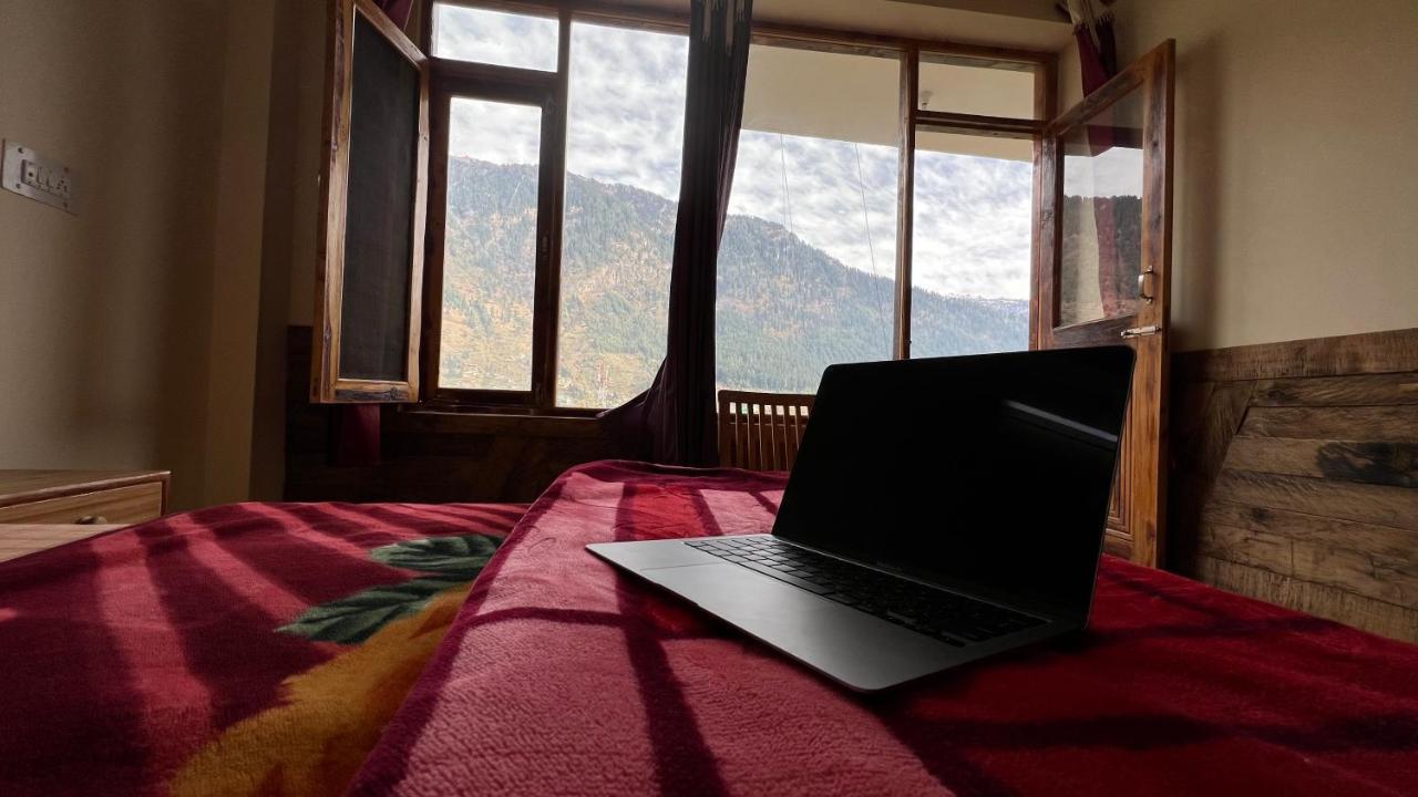 Yolo Backpackers - * Manali (Himachal Pradesh)
