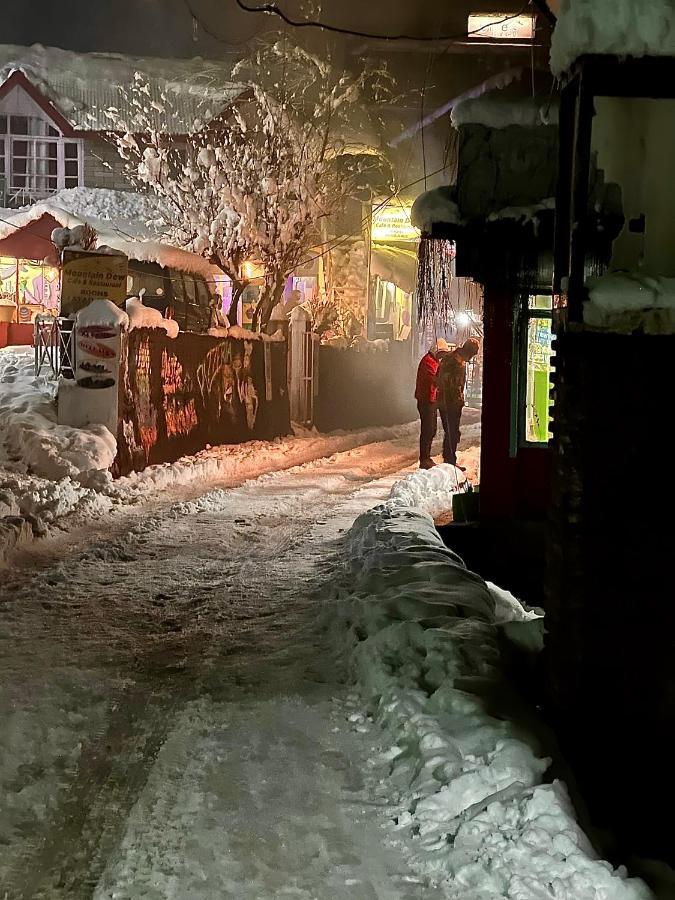 Yolo Backpackers - Manali (Himachal Pradesh)