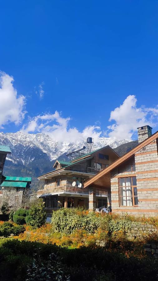 Aarnaa - View Of Valleys & Mountains - Near Mall Road Hotel Manali (Himachal Pradesh)