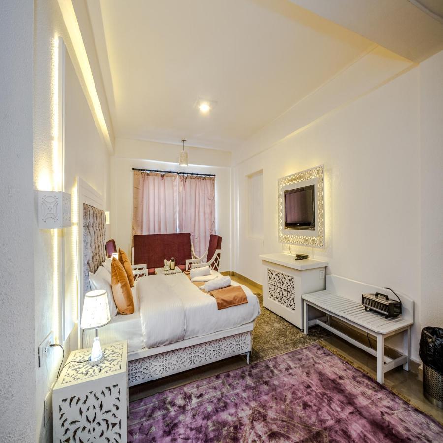 Lillywoods White House, Hotel