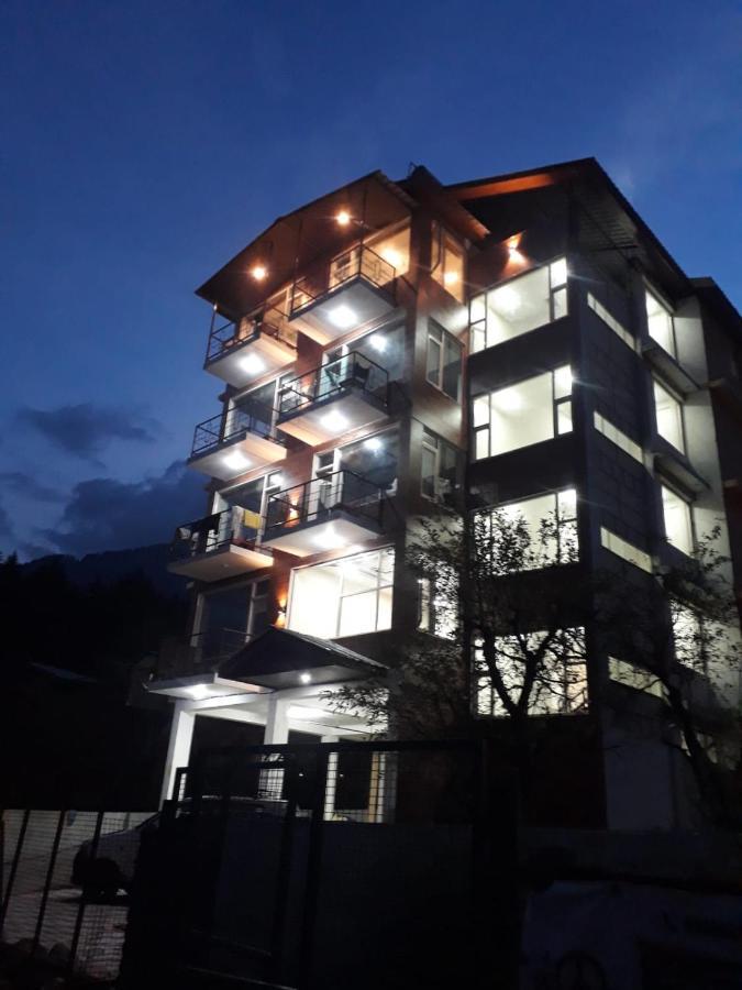 Lodge Apple Flower With Balcony And Mountain View Manali (Himachal Pradesh)