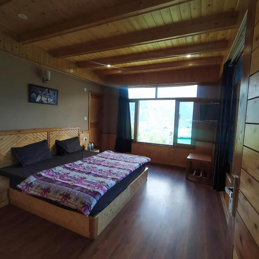 Hotel Karmic Stays & Cafe